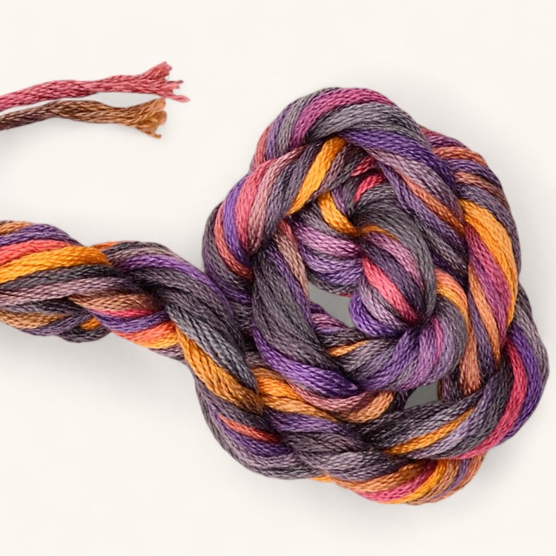 Broderitrd Waterlilies Glowing Ember 238