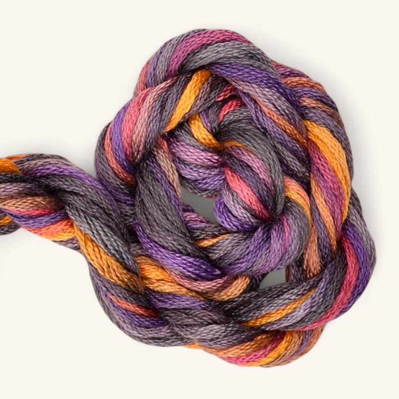 Broderitrd Waterlilies Glowing Ember 238