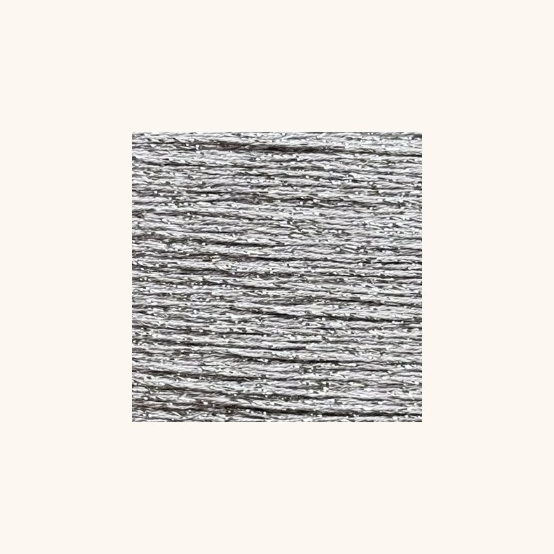 Broderitrd Silk Lam Braid Dove Grey SL40