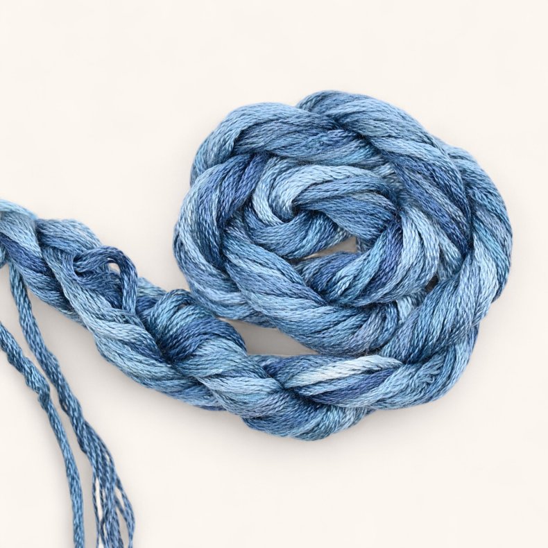 Broderitrd Waterlilies Polar Ice 157