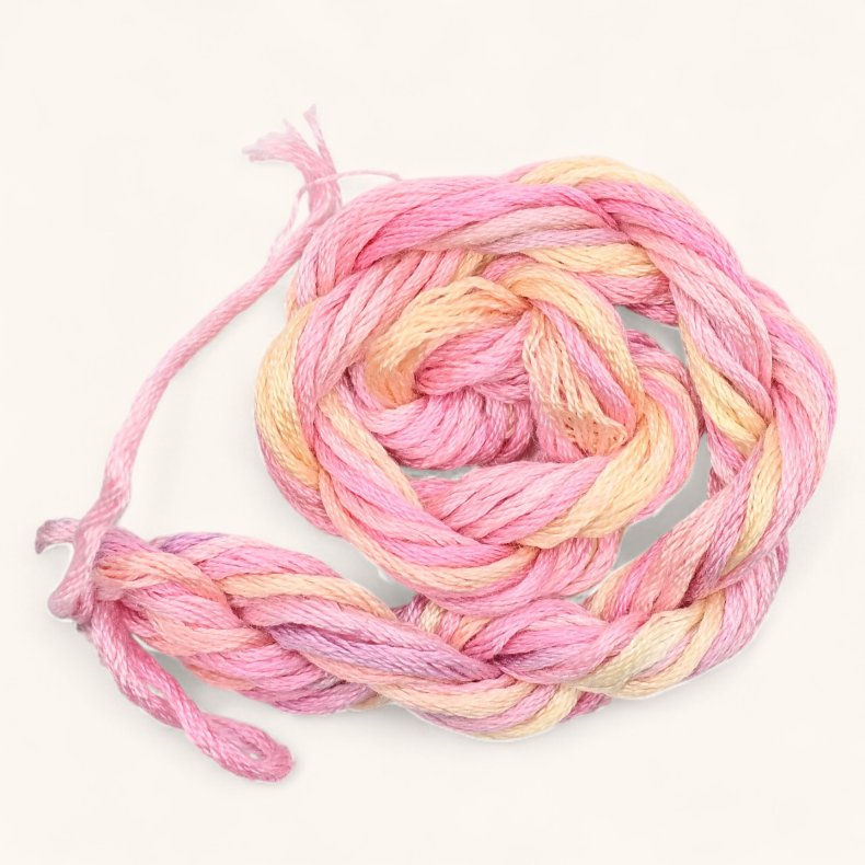 Broderitrd Waterlilies Apple Blossom 237