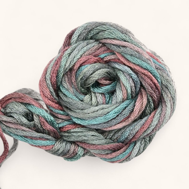 Broderitrd Waterlilies Cypress 304