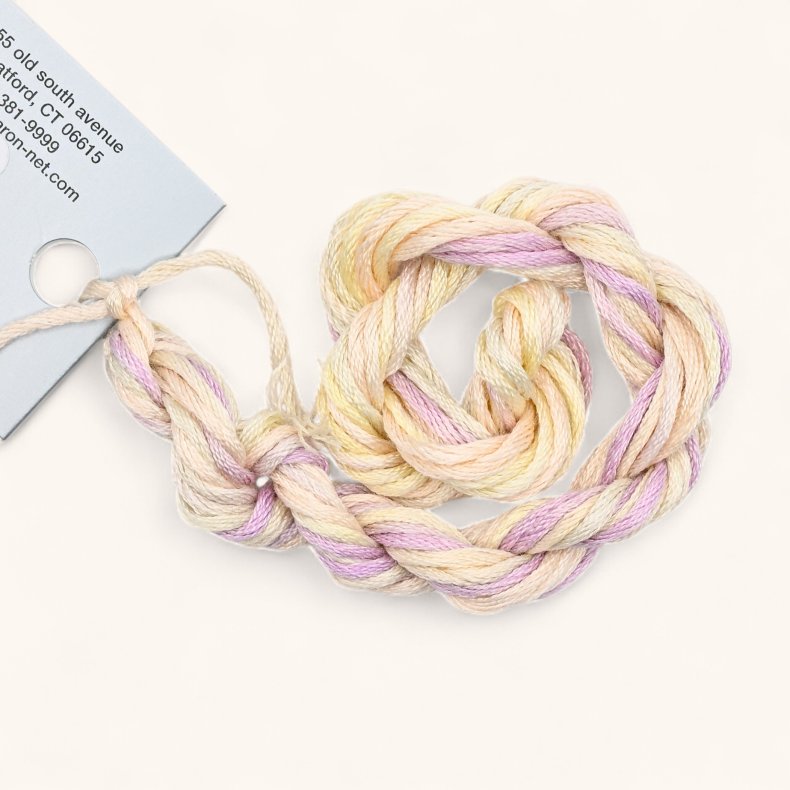 Broderitrd Waterlilies Marshmallow 325